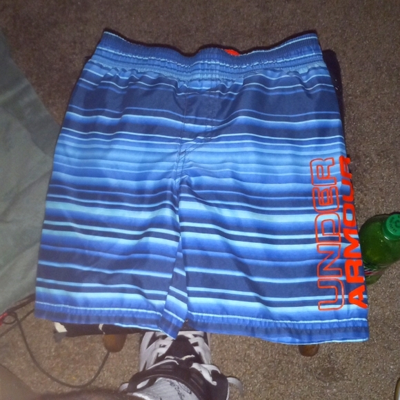 Under Armor swim trunks for boys - Picture 1 of 4